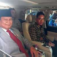 Digadang Jadi Cawapres Prabowo, Gibran: Umurnya Enggak Cukup