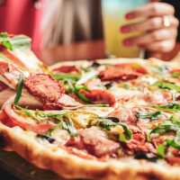 Promo Pizza PHD Merdeka Untuk Semua: Beli 1 Gratis 1, Berlaku 3 Hari