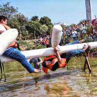 Momen Anies Baswedan Ikut Lomba HUT RI: Sengit di Tarik Tambang, Digulingkan Pak RT