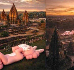 Patung Raksasa KAWS Dipamerkan di Candi Prambanan, Cek Harga Tiket Masuknya