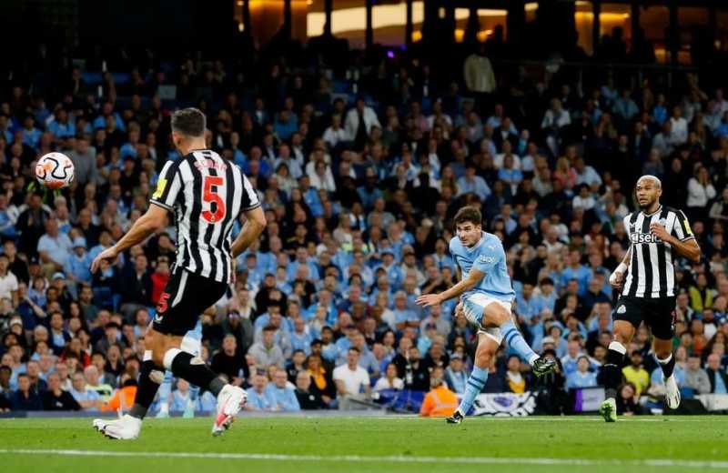     Manchester City vs Newcastle United 1-0: Julian Alvarez mencetak gol kemenangan untuk The Cityzens