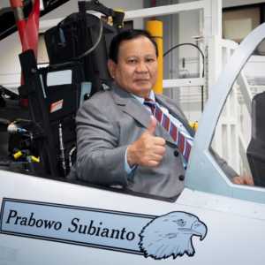 Potret Prabowo Subianto Tunggangi F-15EX Berstiker Namanya