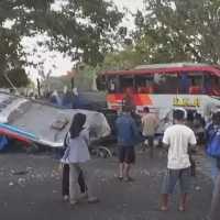 Kesaksian Warga Lihat Kecelakaan Bus Adu Banteng Ngawi: Ngebut, Penumpang Terlempar