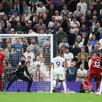 Liga Inggris: Manchester United dan City Kompak Kalah, Liverpool Dikerjain Wasit