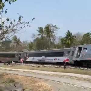 Kronologi KA Argo Semeru Anjlok Hingga Terserempet KA Argo Wilis