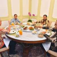 5 Fakta Jamuan Jokowi ke Anies, Ganjar, Prabowo: Ada Ayam Kodok Hingga Batik Parang