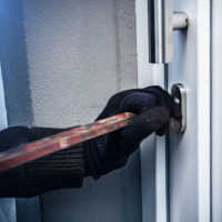 Maling Ketiduran di Rumah Korbannya, Langsung Dibui Polisi