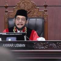 Paman Gibran Rakabuming, Anwar Usman Dilarikan ke Rumah Sakit Usai Jatuh di MK