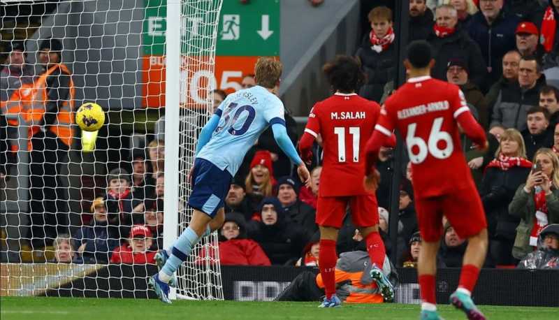     Liverpool vs Brentford 3-0: Mohamed Salah mencetak brace untuk membawa The Reds meraih kemenangann (premierleague.com)