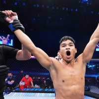 Ukir Sejarah! Ini Detik-detik Jeka Saragih Raih Kemenangan di Debut UFC