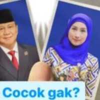 Heboh Foto Prabowo dan Desy Ratnasari Berlatar Biru, Bakal Nikah?