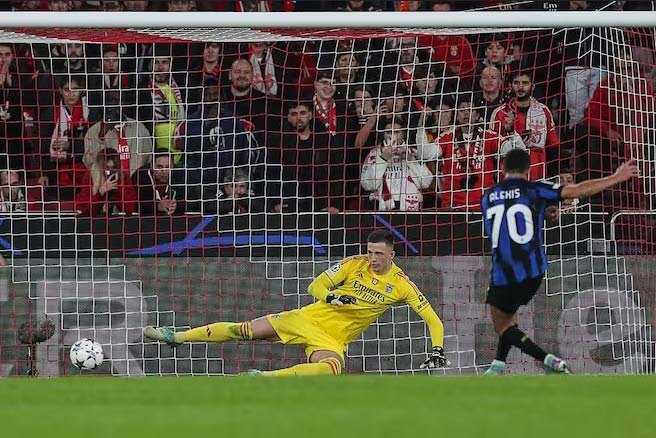     Benfica vs Inter Milan 3-3: Alexis Sanchez menjadi pahlawan bagi Inter usai mencetak gol di menit ke-72 untuk menyamakan kedudukan menjadi imbang (uefa.com)