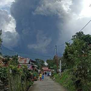 Gunung Marapi Meletus, Ketinggian Abu Capai 3 Km