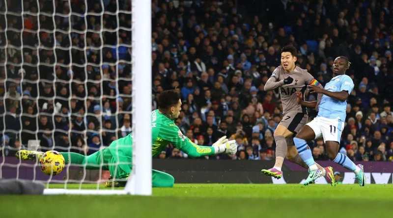     Manchester City vs Tottenham Hotspur 3-3: Son Heung Min mencetak gol ke gawang Man City dan juga mencetak gol bunuh diri dalam selang 3 menit (premierleague.com)