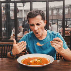 Manfaat Makan Makanan Pedas: Turunkan Berat Badan Hingga Cegah Kanker