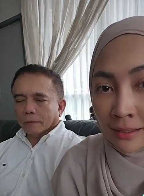     Model Steffy Burase dan mantan Gubernur Aceh Irwandi Yusuf umumkan perceraian (@steffyburase-Instagram)