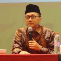 Heboh Menteri Zulhas Ucap Tak Jawab Aamiin Usai Alfatihah dan Tahiyat 2 Jari