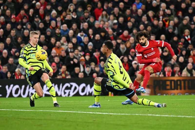     Liverpool vs Arsenal 1-1: Mo Salah menyumbang satu gol untuk menyamakan kedudukan bagi The Reds (premierleague.com)