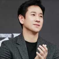 Aktor Lee Sun Kyun Ditemukan Tewas di Mobil, Polisi Duga Bunuh Diri
