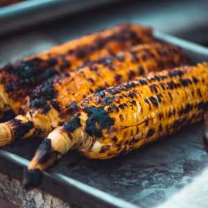 3 Resep Jagung Bakar Bumbu Pedas Manis untuk Sajian Malam Tahun Baru