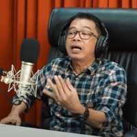 Viral Pelawak Senior Jarwo Kwatt Peluk Selebgram Chatheez: Adegan Ayah-Anak