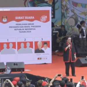 Megawati Sindir Capres-Cawapres Bagi-bagi Sembako: Duitnya dari Mana?
