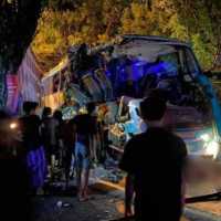Kecelakaan Maut Bus Pariwisata Bawa Peziarah Wali vs Truk di Gresik, 5 Orang Tewas