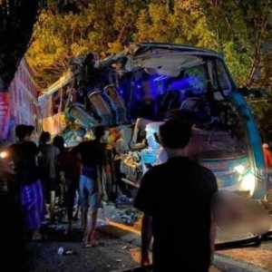 Kecelakaan Maut Bus Pariwisata Bawa Peziarah Wali vs Truk di Gresik, 5 Orang Tewas