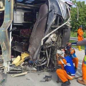 Bus Angkut Kader Partai Hanura Kecelakaan Maut di Tol Ngawi, 3 Orang Tewas