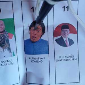 Komeng Resmi Lolos ke Senayan Usai Raup 5,3 Juta Suara: Ungguli Ganjar dan PSI