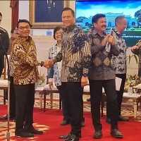 Sempat Rebutan Partai Demokrat, AHY dan Moeldoko Akhirnya Jabat Tangan di Istana