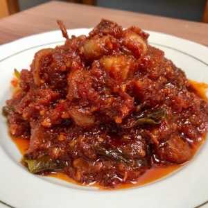 Resep Pedas Sambal Cumi dengan Aroma Nikmat dari Terasi