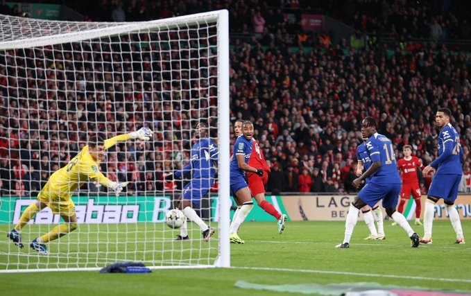     Chelsea vs Liverpool 0-1: Virgil van Dijk mencetak gol kemenangan Liverpool di masa extra time (@LFC)