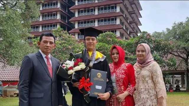     Hafiz Prasetia Akbar adalah lulusan Universitas Indonesia (@hafizzyakbar)