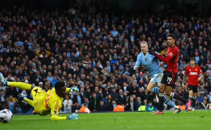     Manchester City vs Manchester United 3-1: Erling Haaland memastikan kemenangan Man City atas Man United saat mencetak gol di menit ke-90+1 (premierleague.com)