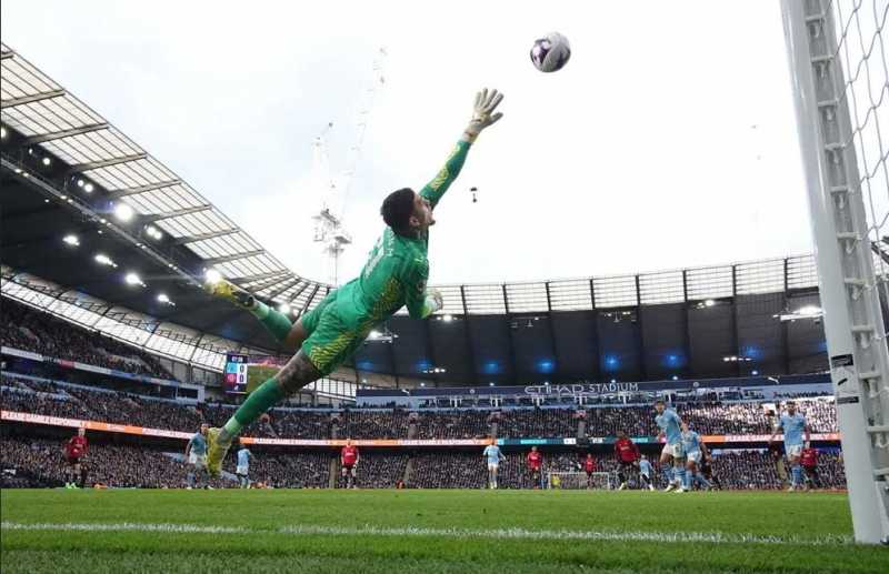     Manchester City vs Manchester United 3-1: Marcus Rashford mencetak gol indah di menit ke-8 untuk membawa Setan Merah unggul sementara (premierleague.com)