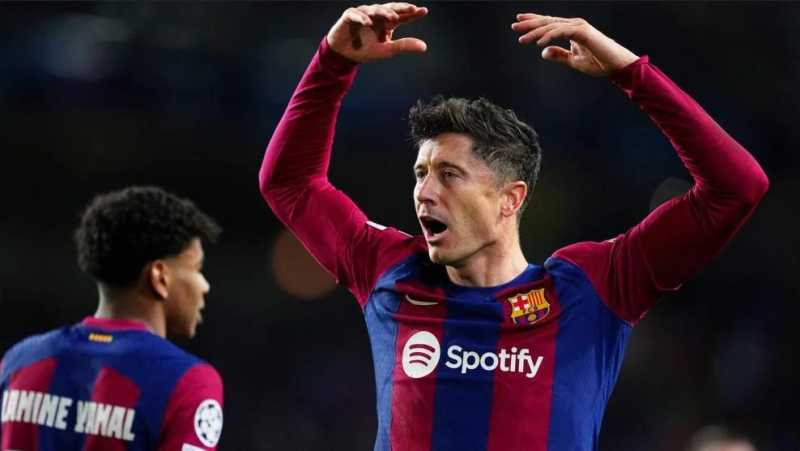     Barcelona vs Napoli 3-1: Robert Lewandowski mencetak gol ketiga Blaugrana dan memastikan Barcelona lolos 8 Besar Liga Champions (uefa.com)