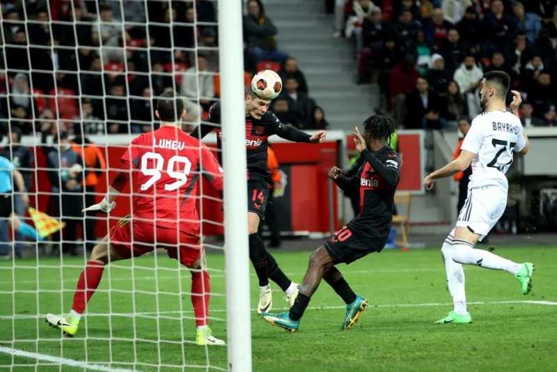     Bayer Leverkusen vs Qarabag 3-2: Patrik Schick menjadi pahlawan bagi Leverkusen saat mencetak gol kemenangan dramatis di injury time (uefa.com)