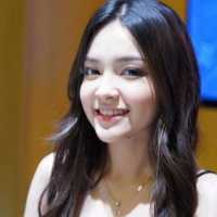 Aksi Selebgram Eca Aura Borong Takjil Buat Netizen Geram