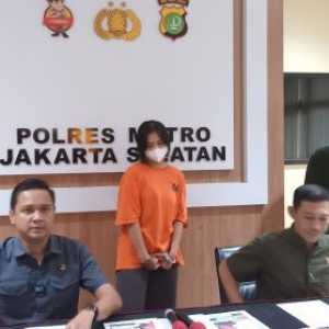 Denisa, Mahasiswi Penipu Tiket Konser Coldplay Rp1,2 M Ditangkap
