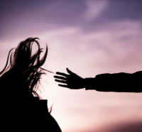 Tersinggung Soal 'Kayak Ada Alien', Pria Ini Tampar dan Ludahi Wanita di Restoran