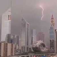 Potret Banjir Horor di Dubai Usai Diterjang Badai 1 Hari