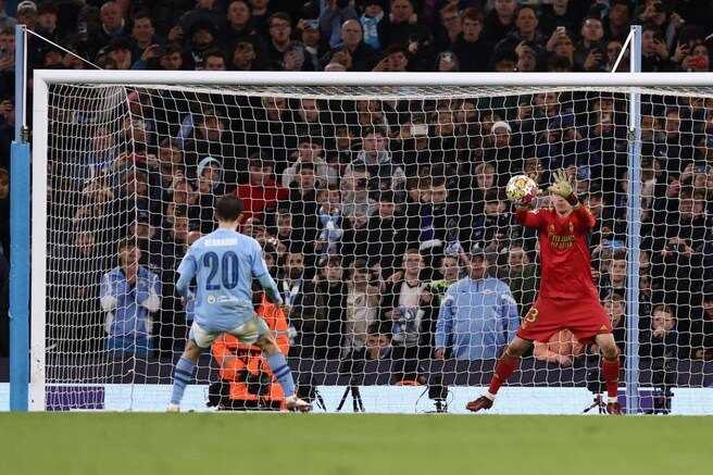    Manchester City vs Real Madrid 1-1: Bernardo Silva gagal mencetak gol saat adu penalti, Man City kalah 3-4 di babak tos-tosan dan tersingkir dari Liga Champions (uefa.com)