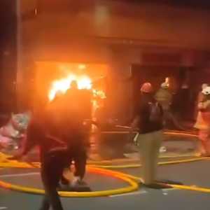 Polisi Ungkap Karyawan Saudara Frame Sempat Semprot Bensin Sebelum Ruko Terbakar