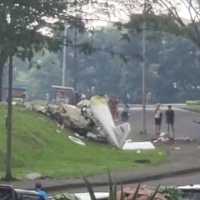 Pesawat Jatuh di Kawasan BSD Tangsel, 3 Orang Tewas