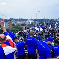 Pelajar Tewas Terjatuh dari Mobil Saat Konvoi Persib Juara di Bandung