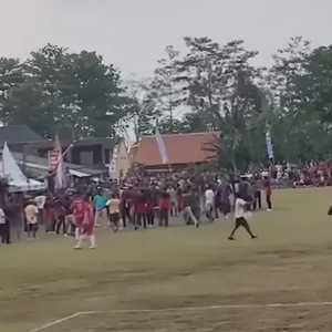 Viral Mantan Pemain Timnas Indonesia Bayu Pradana Ikut Tarkam Hingga Keroyok Wasit