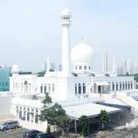 Masjid Al-Azhar Ungkap Alasan Gelar Sholat Idul Adha Hari Ini