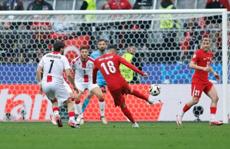     Turkiye vs Georgia 3-1: Mert Muldur mencetak gol pembuka bagi Turkiye (uefa.com)