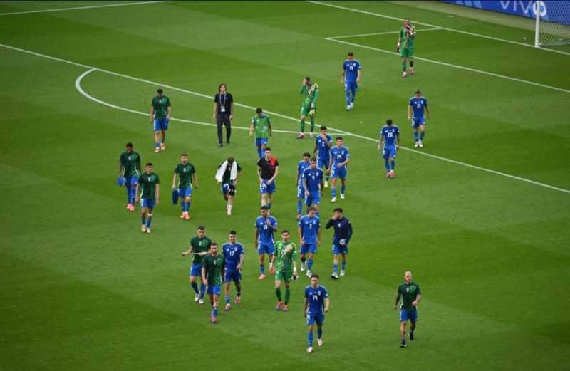     Swiss vs Italia 2-0: Gli Azzurri gagal mempertahankan gelar juara Piala Eropa yang mereka raih tiga tahun silam (uefa.com)